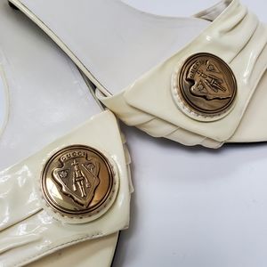Gucci Ivory Hysteria Patent Leather Gold Button Shoe Open Toe Slide 37C 5.5-6.5